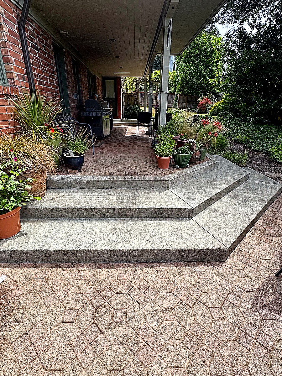 Patio steps after pressure washing