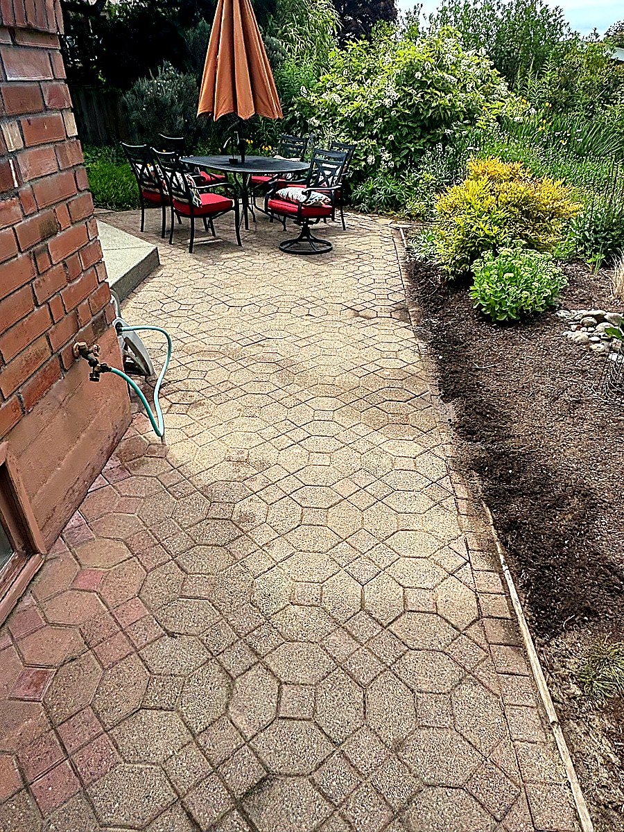 Paver patio after cleaning